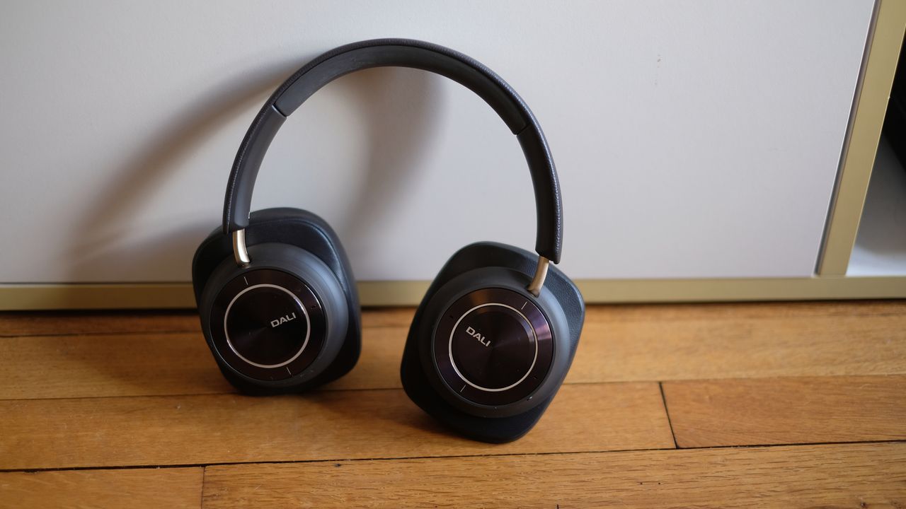 Photograph of DALI iO-12 headphones