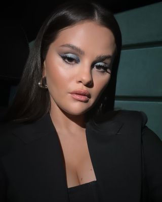 @selenagomez wearing frosted eyeshadow