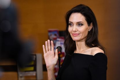 Angelina jolie instagram debut