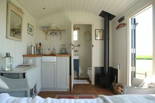 tiny houses expert guide simple decor