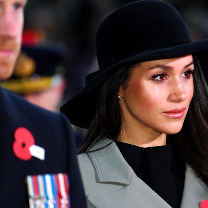 Street fashion, Hat, Fedora, Fashion, Beauty, Lip, Fashion accessory, Headgear, Suit, Uniform, 