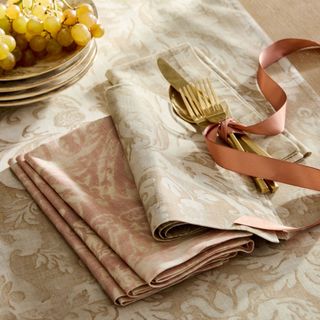 Stella Damask Organic Cotton Napkins - Set of 4