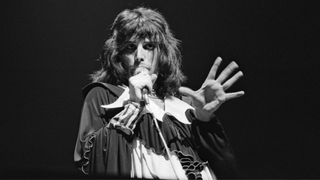 Singer Freddie Mercury (1946 - 1991) performing with Queen, UK, November 1973.