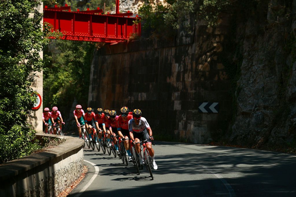 VILLARCAYO SPAIN AUGUST 04 A general view of Mikel Landa Meana of Spain Santiago Buitrago Sanchez of Colombia Purple Leader Jersey Gino Mder of Switzerland Matevz Govekar of Slovenia Wouter Poels of Netherlands Yukiya Arashiro of Japan Hermann Pernsteiner of Austria and Team Bahrain Victorious compete leading the peloton during the 44th Vuelta a Burgos 2022 Stage 3 a 156km stage from Quintana Martn Galndez to Villarcayo on August 04 2022 in Villarcayo Spain Photo by Gonzalo Arroyo MorenoGetty Images