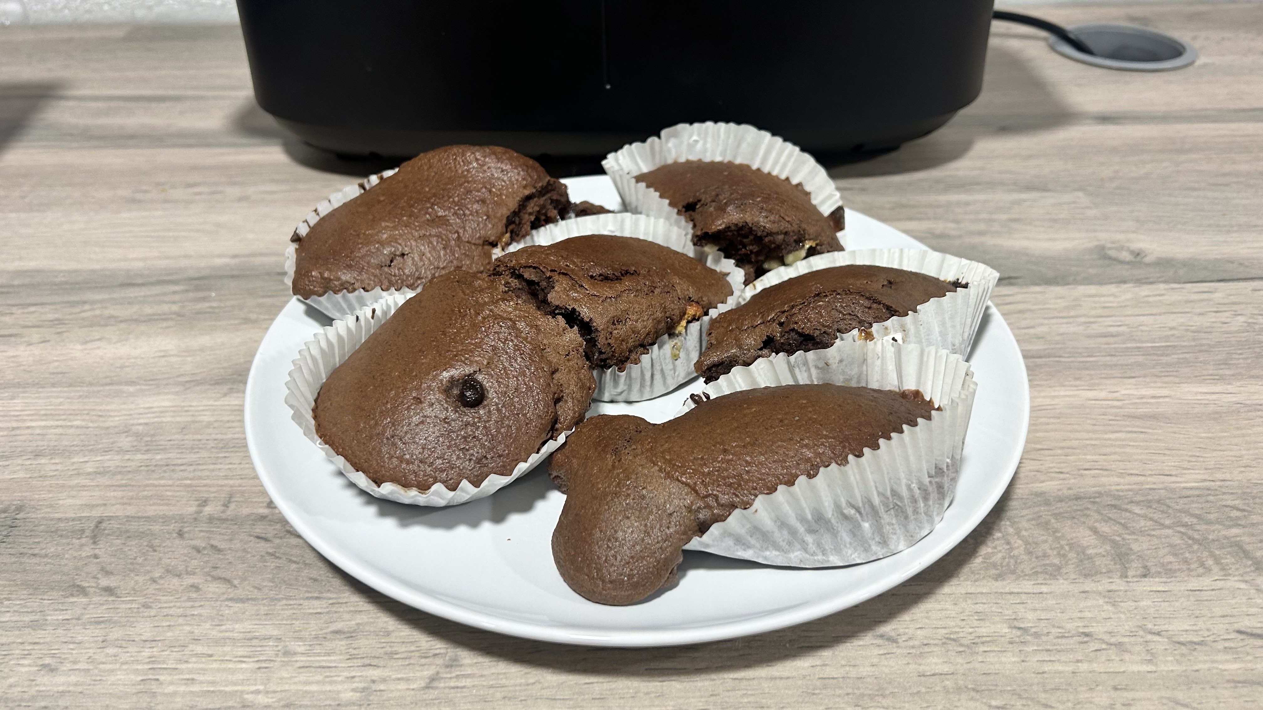 Image of muffins cooked in the Philips 1000 Series FlexDrawer Air Fryer.