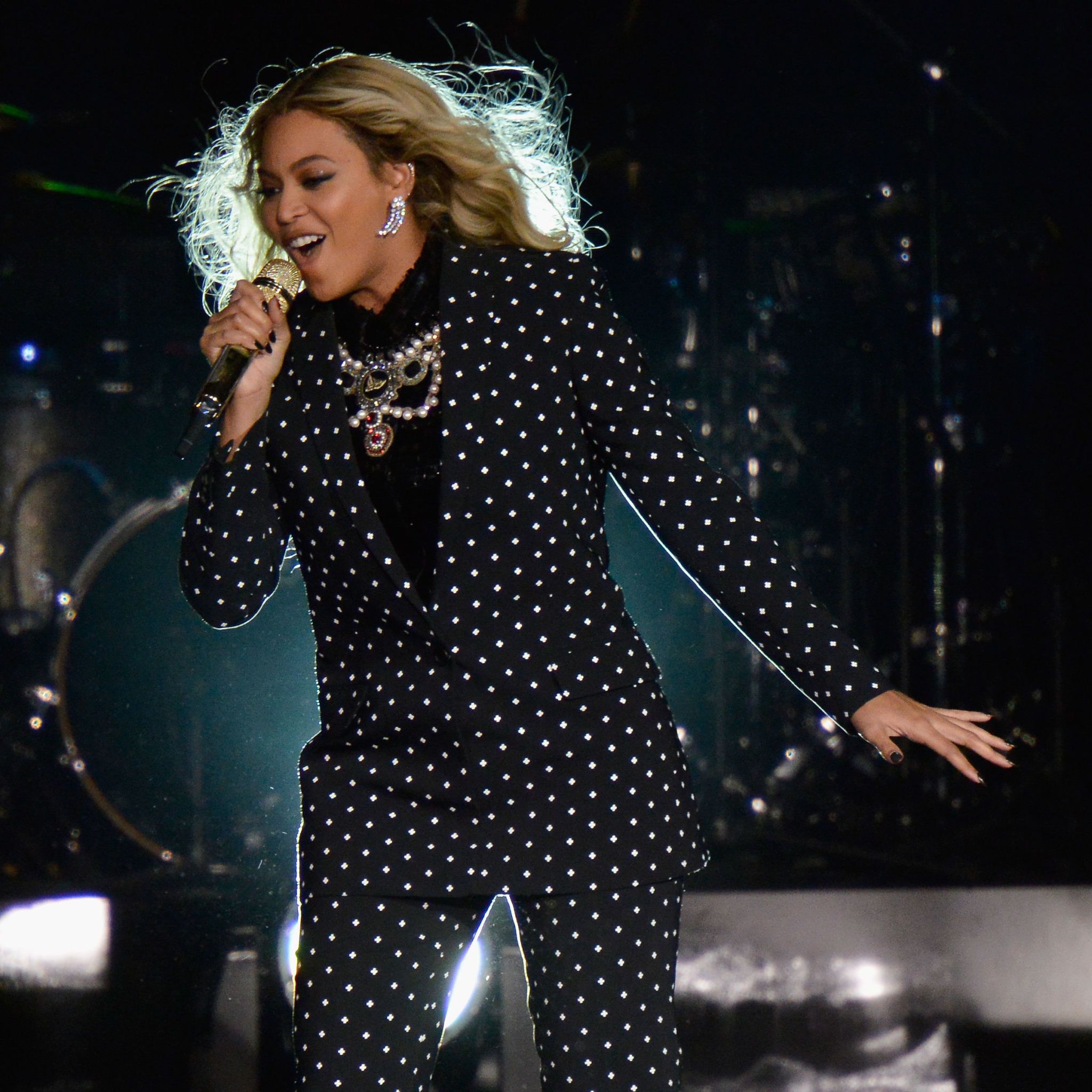 Beyonc Wears Hillary Clinton Pantsuit Beyonce I m With Her