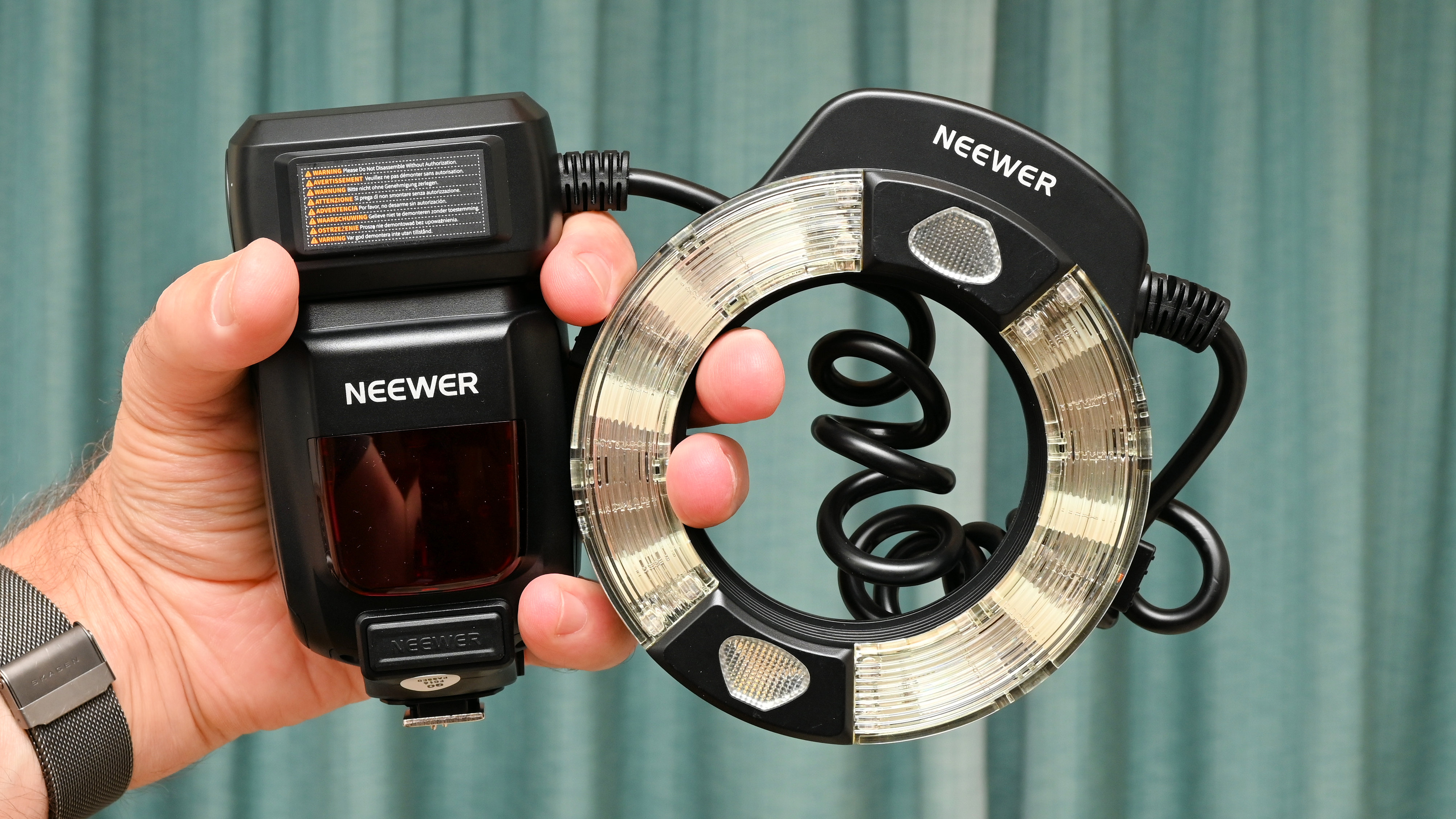 Neewer RF1 Macro Ring Flash product shot