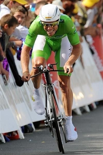 Columbia team leader Kim Kirchen sprints to the line.