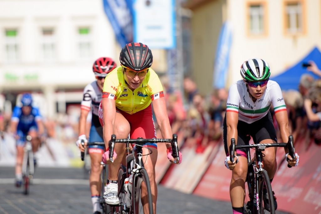 Olga Zabelinskaya finishes 12th to retain the yellow jersey for stage 4