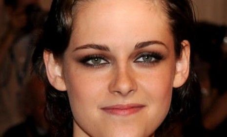 &amp;#039;Twilight&amp;#039; actress Kirsten Stewart says fame is like &amp;quot;rape.&amp;quot;