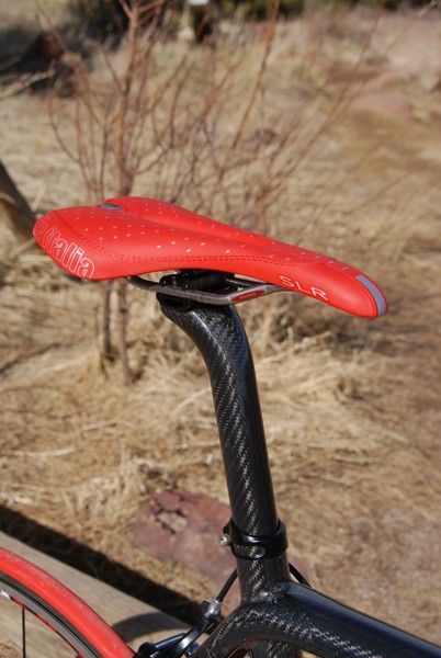The Selle Italia SLR Gel Flow saddle is comfortable but the Isaac seatpost was disappointing