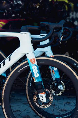 Vuelta tech gallery