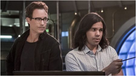 Tom Cavanagh and Carlos Valdes in The Flash
