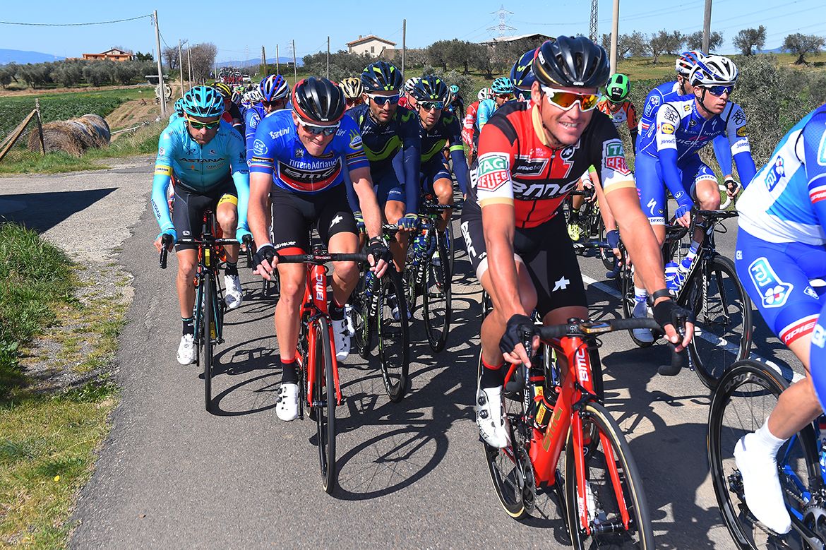 Rohan Dennis (BMC) in blue