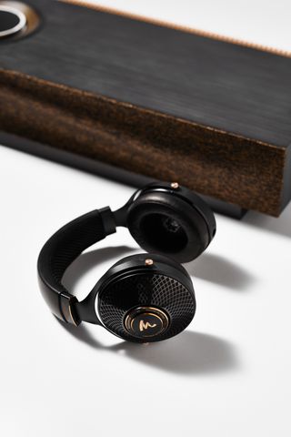 The laser-cut diamond pattern on both Mu-so and the headphones is also a direct nod to Bentley interior design