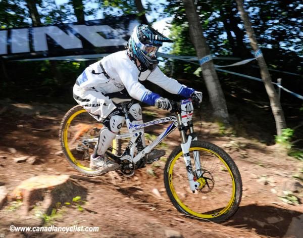 Leading Junior Manon Carpenter