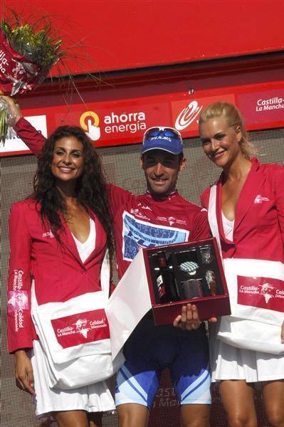 David de la Fuente (Fuji-Servetto) accepts the mountain classification lead after two long days of breakaways at the Vuelta
