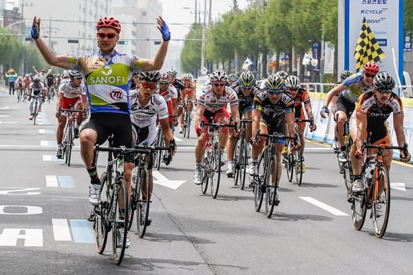 Alexander Serebrayakov (Team Type 1-Sanofi) crossed the finish line in first, but was relegated to last in the front group for deviating from his line.
