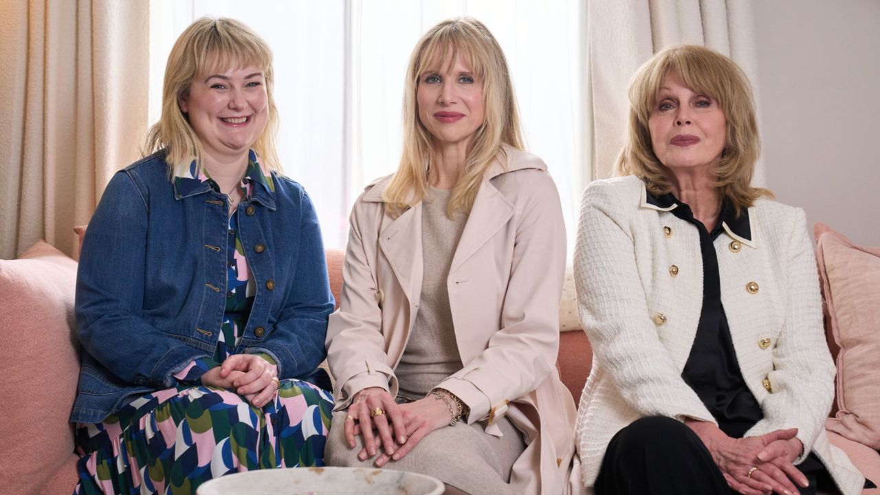 Anne (PHILIPPA DUNNE), Amanda (LUCY PUNCH), Felicity (JOANNA LUMLEY)