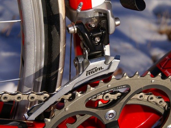 The front derailleur is a carryover unit as well (again, save for the new finish) and actually delivers marginally better shift performance than Red thanks to the stiffer steel cage.