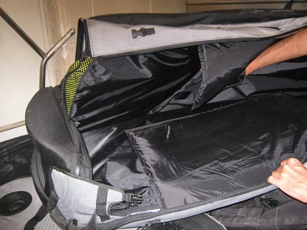 When shipping their bikes, Garmin-Transitions make use of the inflatable Biknd Helium bike case.