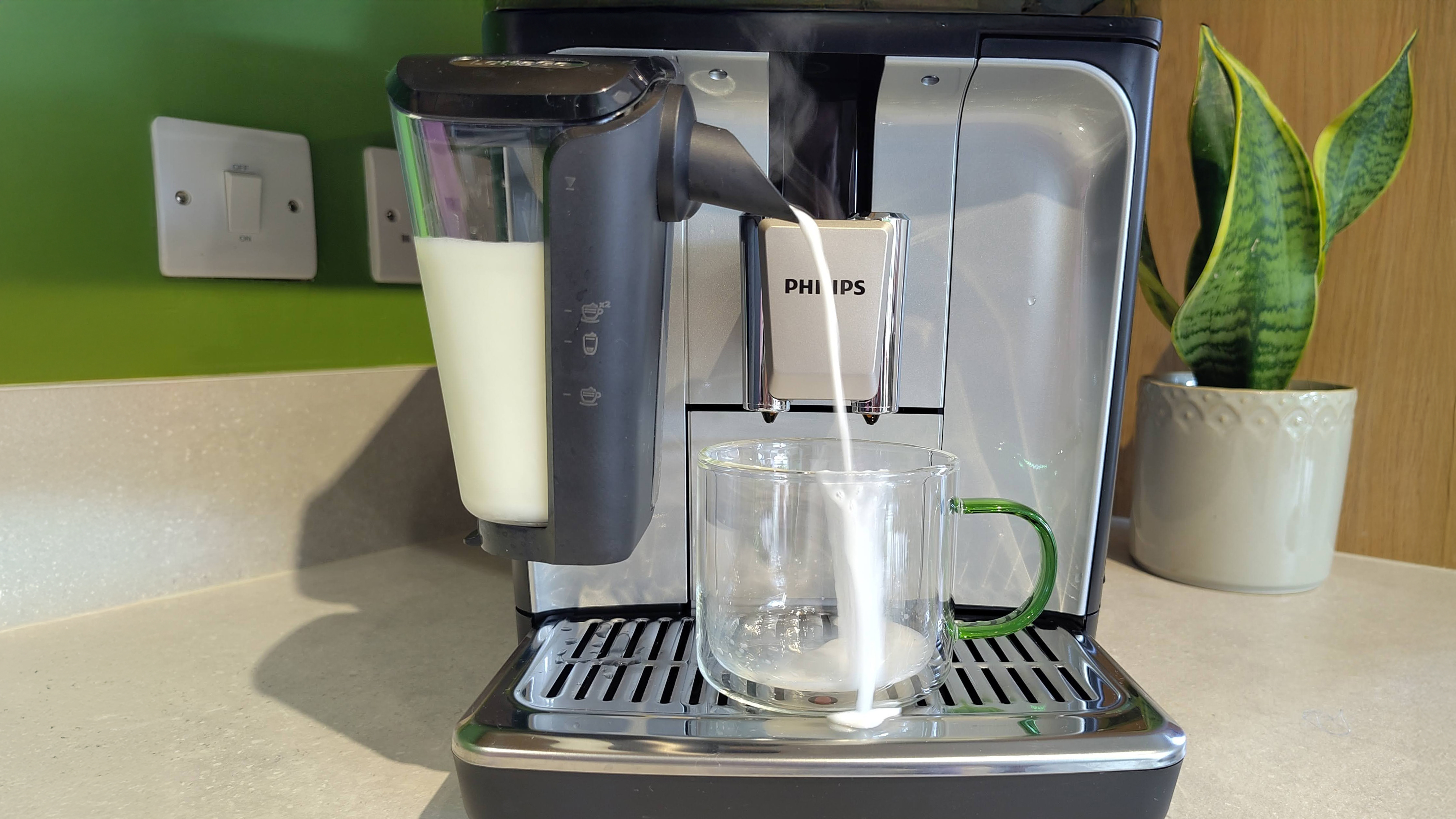 Milk dispensing from Philips LatteGo 5500 Series and missing cup