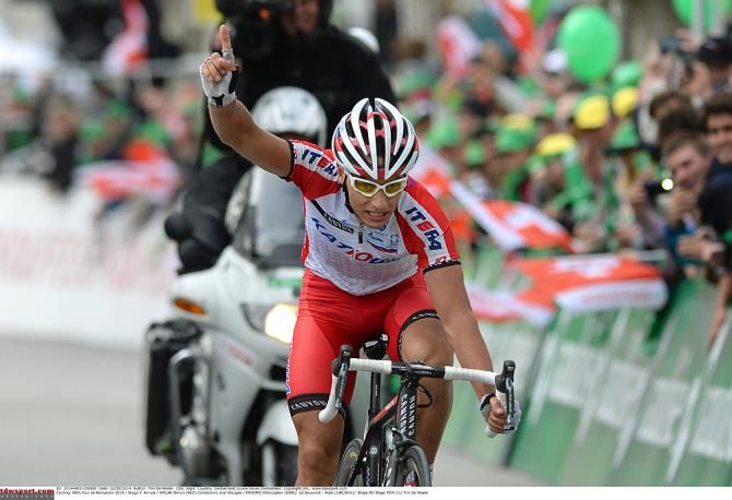 Simon &Scaron;pilak (Katusha) takes the race lead thanks to the time bonus