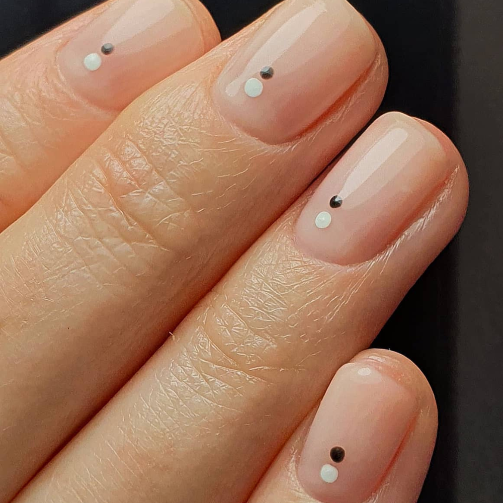 minimalistic nail designs