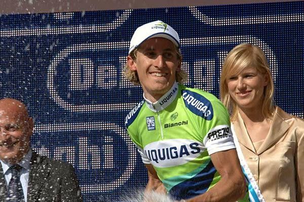 Franco Pellizotti (Liquigas) looks for a target