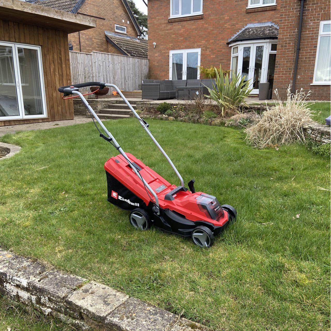 Einhell GE-CM 18/33 Li cordless lawn mower