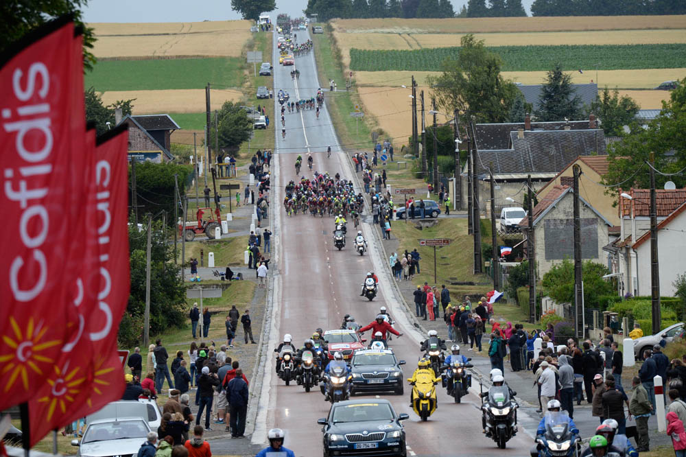 8 July 2015 102nd Tour de France Stage 05 : Arras - Amiens Metropole Peloton Photo : Yuzuru SUNADA