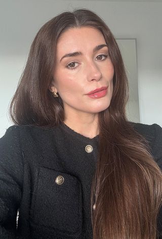 Eleanor wearing Hourglass Glossy Balm in shade Rise