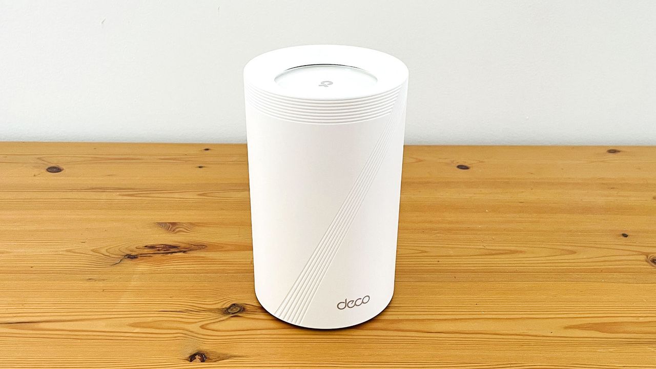 TP-Link Deco BE63 close up