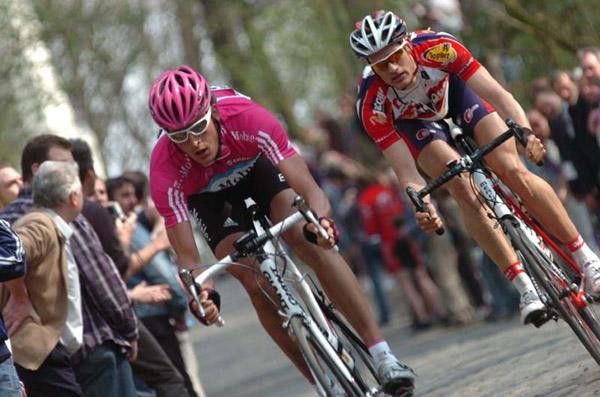 Burghardt leads on the descent