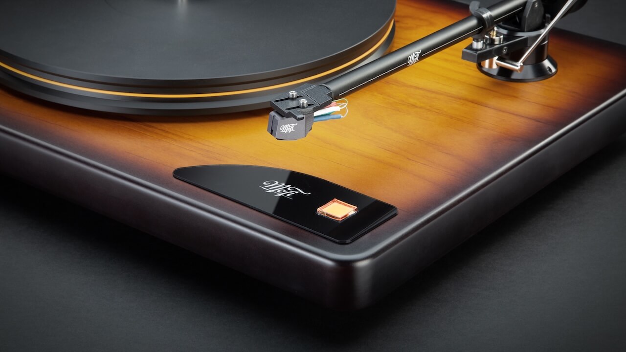 MoFi Fender American Vintage turntable, made to resemble a sunburst Fender Stratocaster guitar