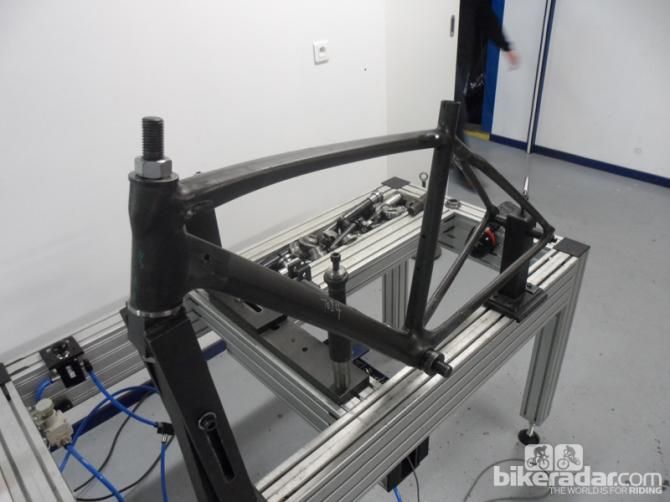 Lapierre designed their own rig to measure stiffness at the head tube, bottom bracket and rear triangle. It's an essential part of their R&amp;D process