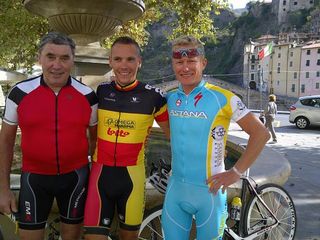 Alexandre Vinokourov (Astana) has been training in Italy for his return to cycling. The Astana leader poses for a photo with Eddy Merckx, left, and Belgian champion Philippe Gilbert (Omega Pharma-Lotto).