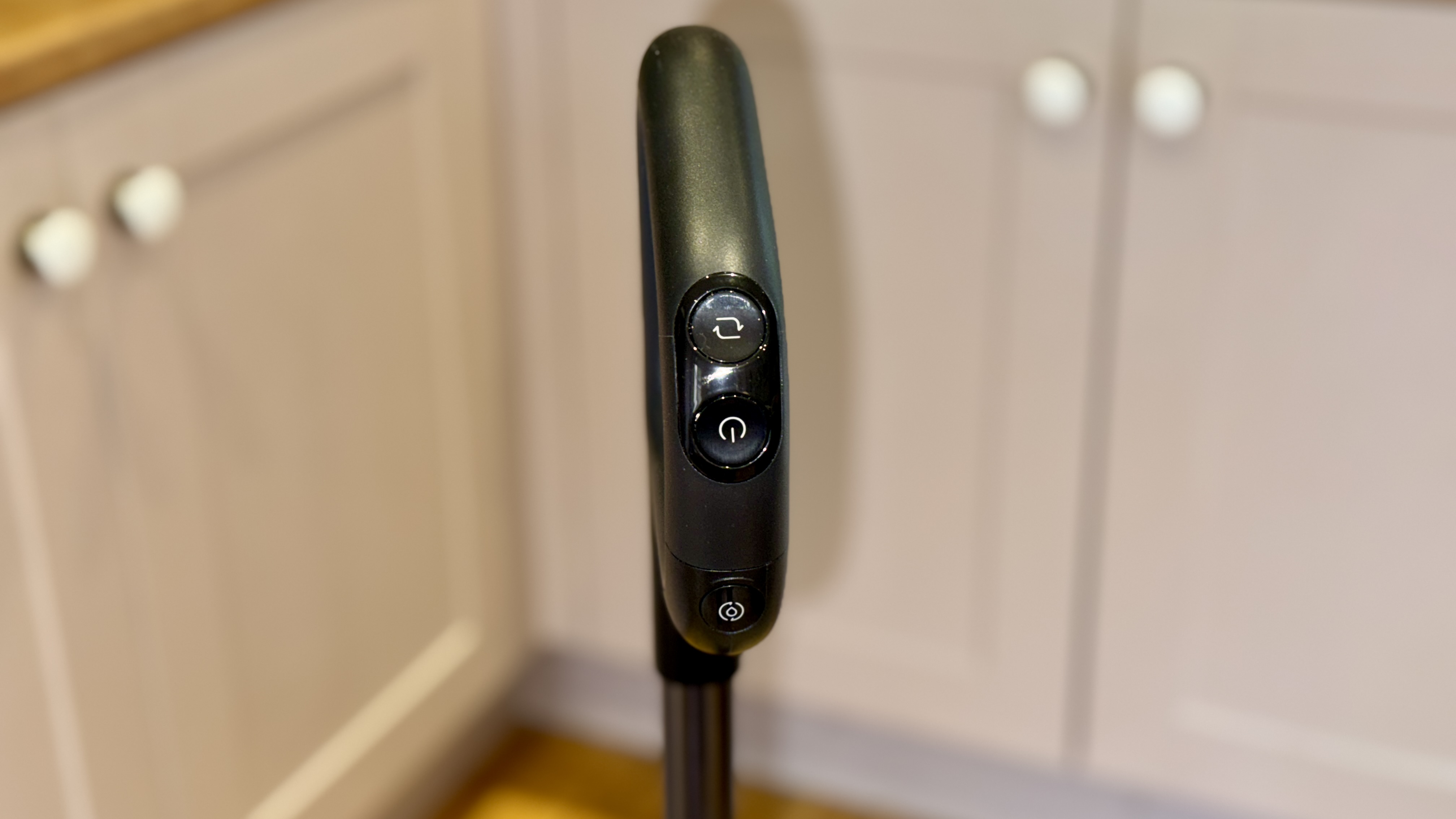 Close up of controls on Roborock F25 Ultra wet-dry vacuum