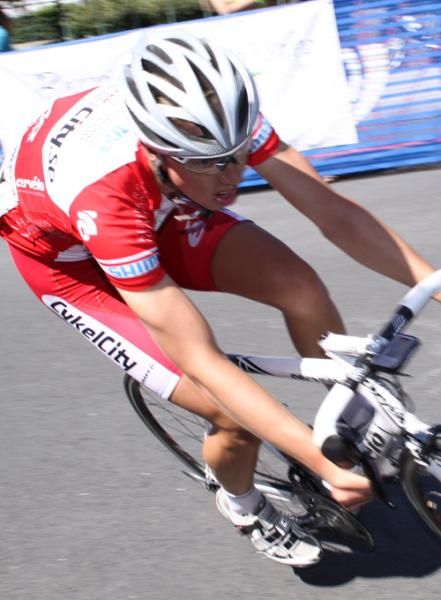 Cykel City (Swiss) shows the way at today's beginning