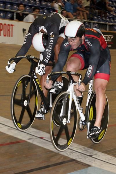 Jimmy Watkins extends the best of three finals to a deciding ride against Giddeon Massie.