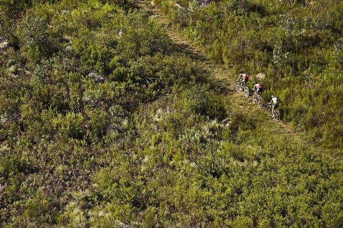 Mathys Beukes &amp; Philip Buys of Scott Factory Racing climb the Helderberg with Jose Hermida