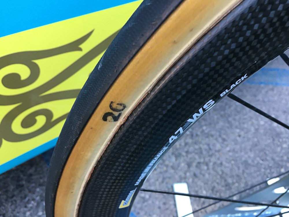 It looked like Astana were using these 26mm Dugast tubulars