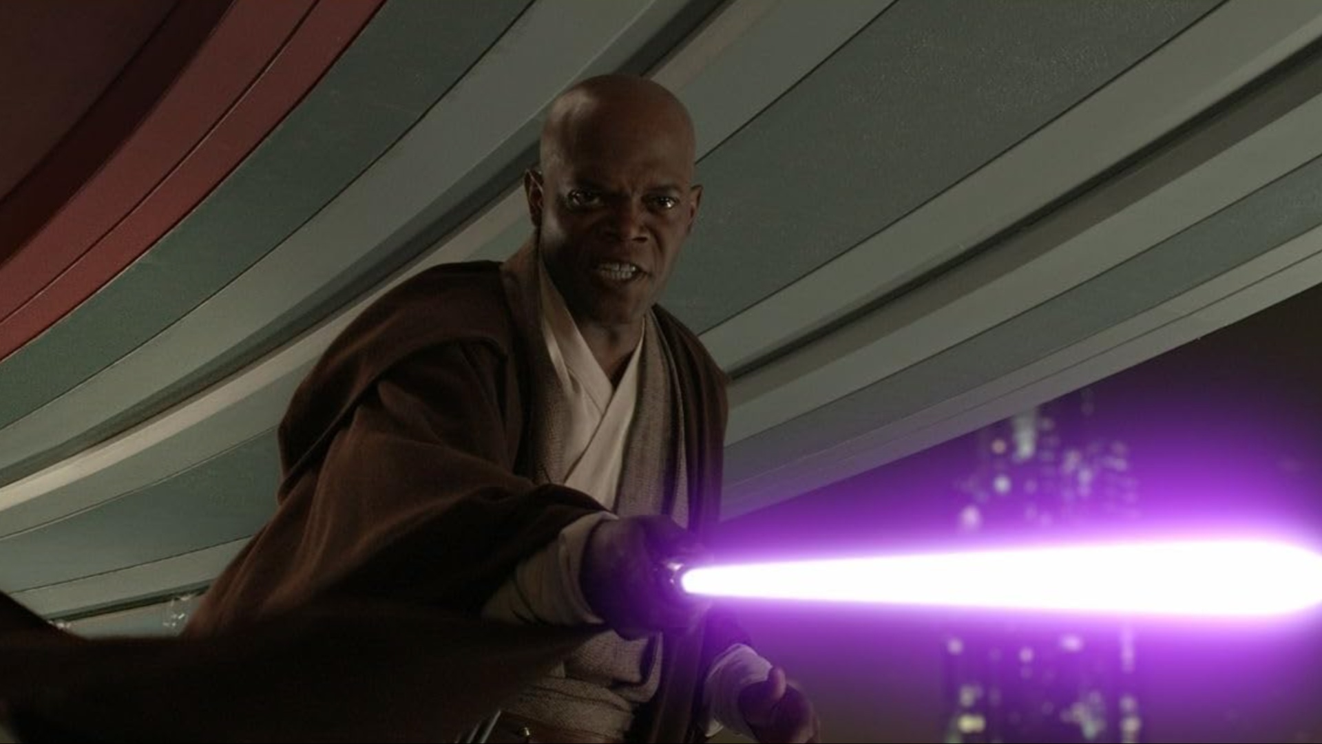 Samuel L. Jackson berpikir Mace Windu dari Star Wars bisa jadi "Di luar sana berjalan di Bumi" dengan karakter Pulp Fiction Anda