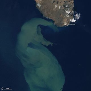 The Advanced Land Imager (ALI) on NASA’s Earth Observing-1 (EO-1) satellite acquired this natural-color image of El Hierro and a plume of volcanic material in the surrounding waters on Nov. 2, 2011.