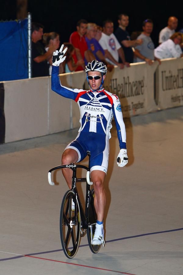 Matt Baranoski thanking his fans after winning the Gold in the 17-18 Match Spint