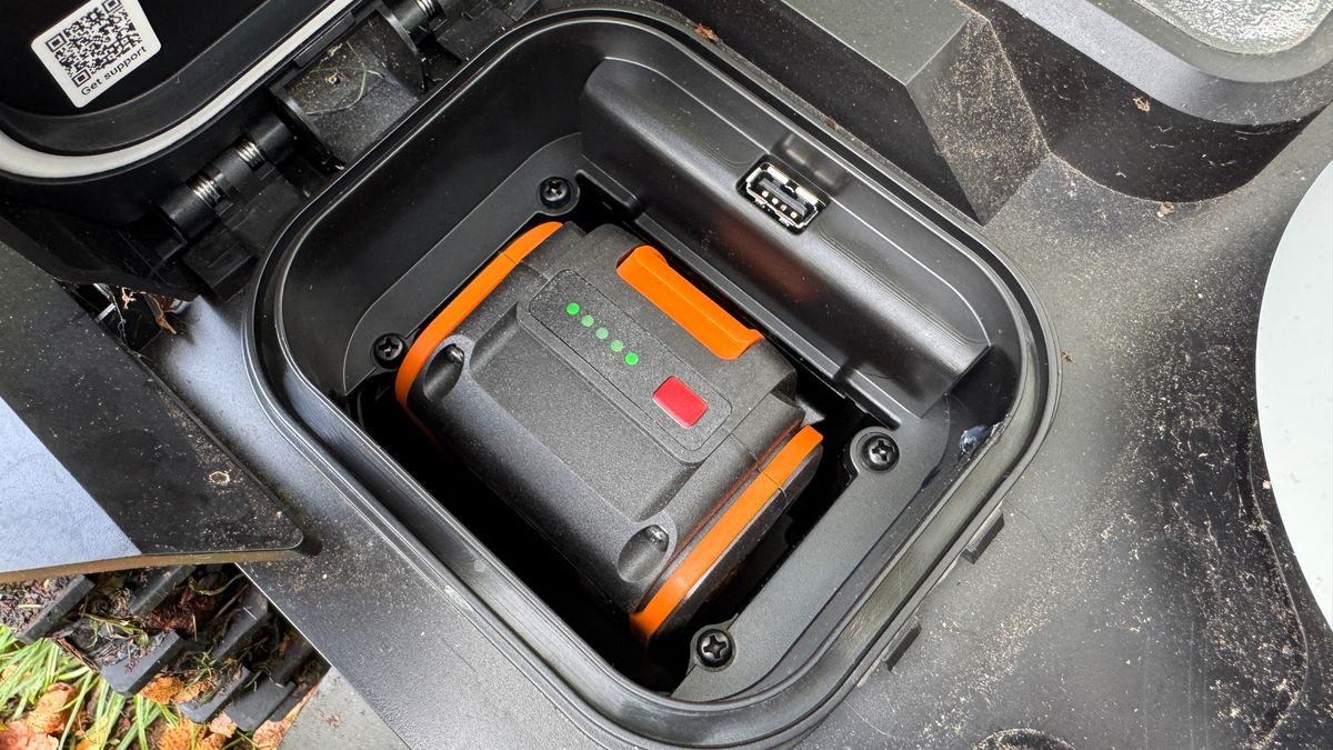 Worx Landroid Vision Cloud WR306E battery system