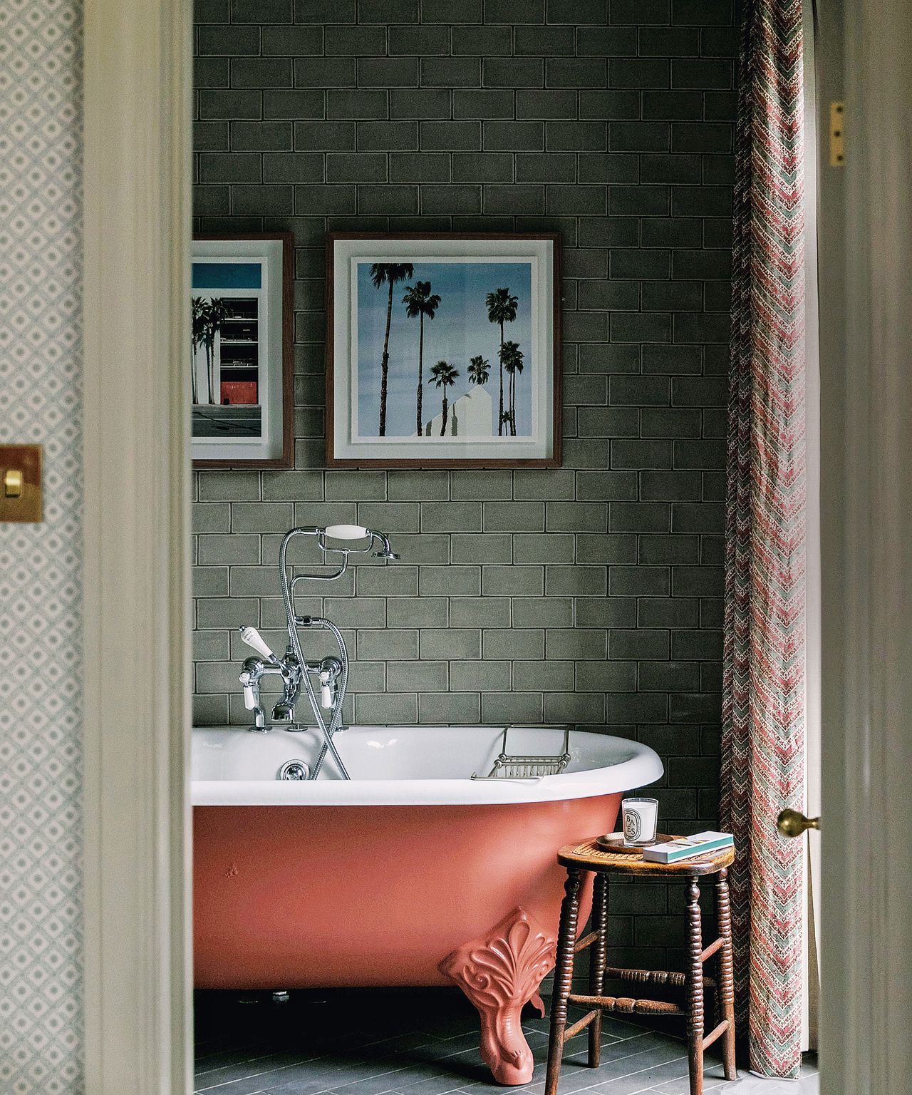 Bathroom art ideas: 10 ways to use art in a bathroom | Homes and Gardens