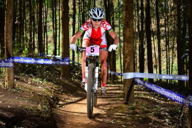 Maja Wloszczowska tried to keep up with Julie Bresset but she was unable to and claimed the silver medal in the women's cross country