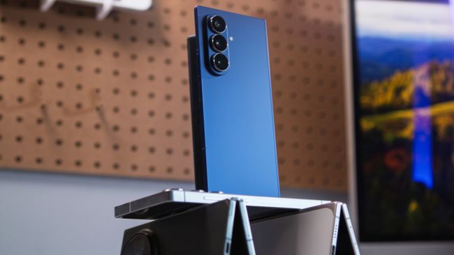 Galaxy Z Fold 8 уже на подходе, но зачем ждать, если Z Fold 7 подешевел более чем на 500 долларов?