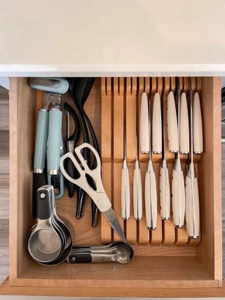 Organized knives in drawer